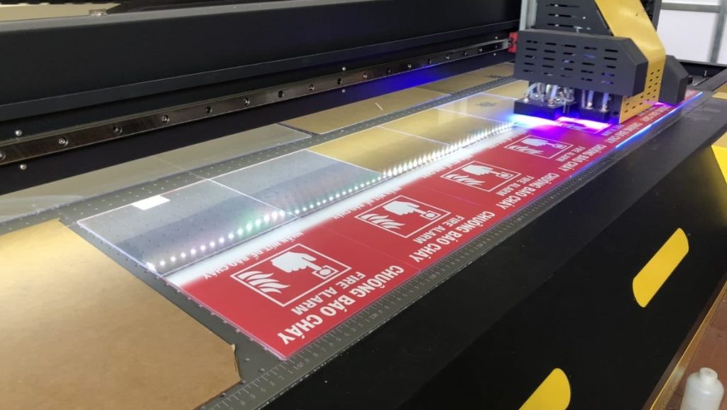 Dịch Vụ In UV Trên Alu Chuyên Nghiệp – Giải Pháp Bền Đẹp Cho Quảng Cáo & Trang Trí