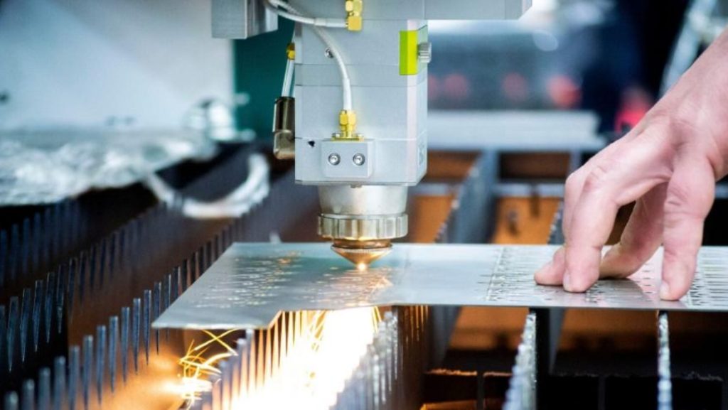Cắt Laser Trong Ngành In Ấn – Chính Xác Tuyệt Đối, Đáp Ứng Đơn Hàng Sỉ Và Công Trình