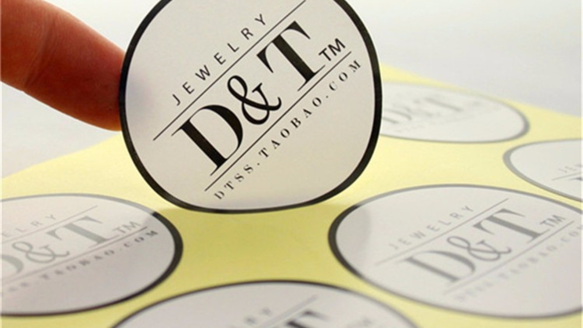 In Tem Decal – Chất Liệu Bám Dính Tốt, In Sắc Nét, Ứng Dụng Đa Ngành