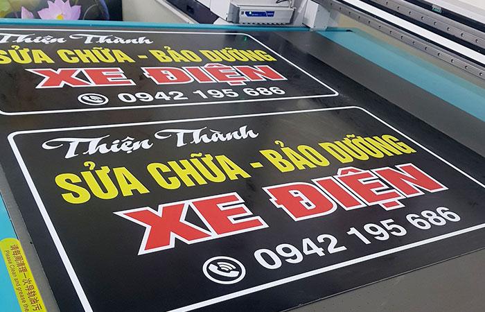 Thành phẩm in UV trên mica alu inox